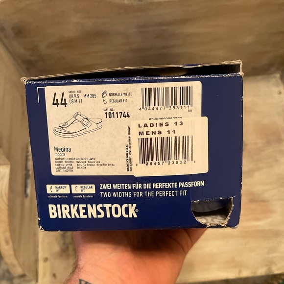 ntroducing the Birkenstock Medina slip-on sandals in mocha color. - Picture 3 of 6